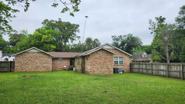 205 N Hubbard, Omaha, TX 75571