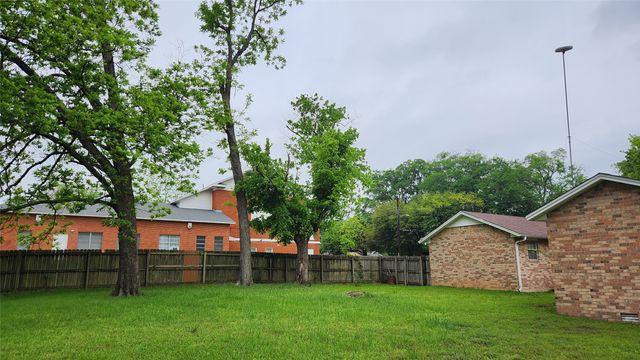 205 N Hubbard, Omaha, TX 75571