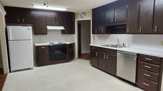 205 N Hubbard, Omaha, TX 75571