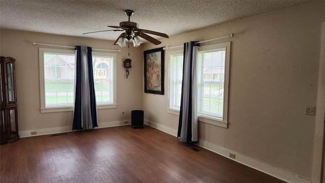 205 N Hubbard, Omaha, TX 75571