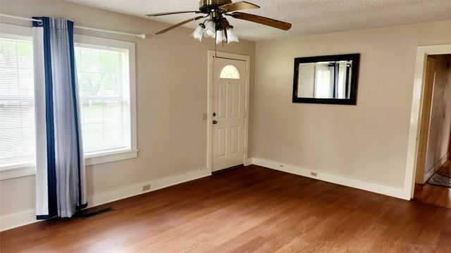 205 N Hubbard, Omaha, TX 75571