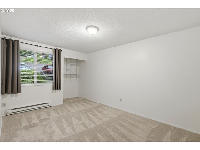 44 EAGLE CREST Dr 10, Lake Oswego, OR 97035