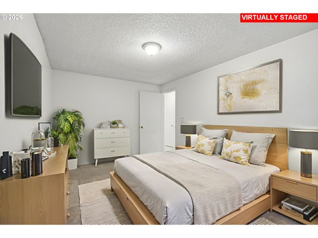 44 EAGLE CREST Dr 10, Lake Oswego, OR 97035
