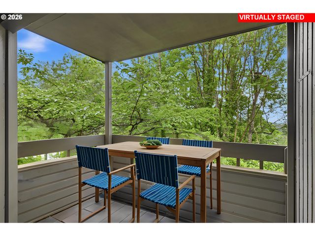 44 EAGLE CREST Dr 10, Lake Oswego, OR 97035