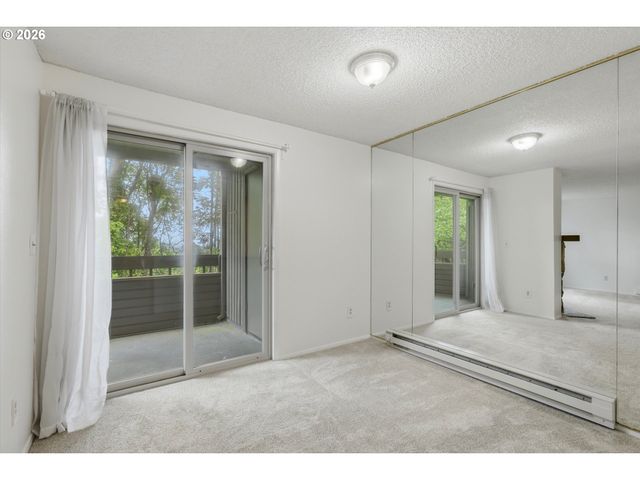 44 EAGLE CREST Dr 10, Lake Oswego, OR 97035