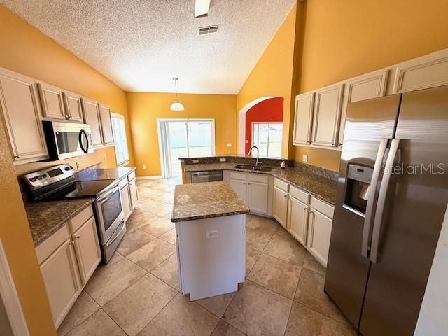 308 BIG SIOUX LANE, Kissimmee, FL 34759