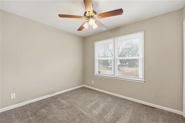 9701 Belmont Avenue, Kansas City, MO 64134