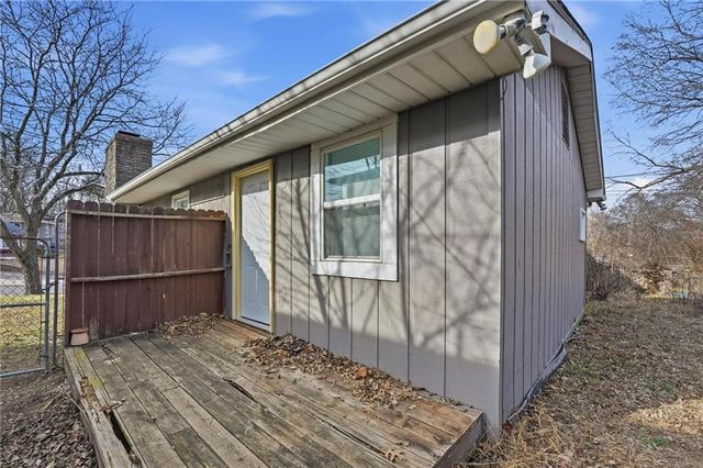 9701 Belmont Avenue, Kansas City, MO 64134