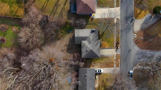 9701 Belmont Avenue, Kansas City, MO 64134