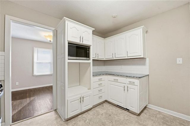 9701 Belmont Avenue, Kansas City, MO 64134