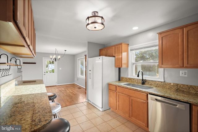 8056 GREENWICH RD, Catlett, VA 20119