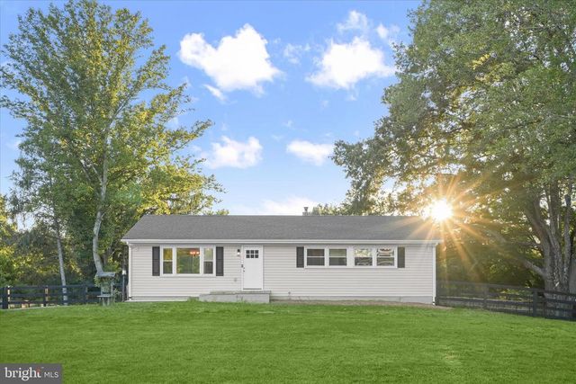 8056 GREENWICH RD, Catlett, VA 20119