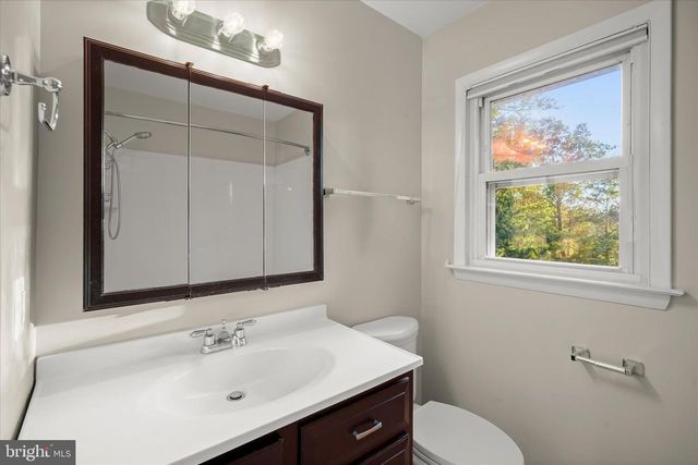 8056 GREENWICH RD, Catlett, VA 20119