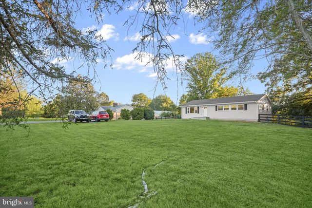 8056 GREENWICH RD, Catlett, VA 20119