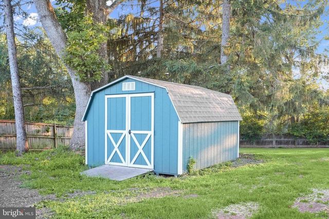 8056 GREENWICH RD, Catlett, VA 20119
