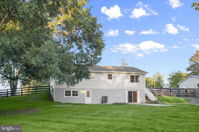 8056 GREENWICH RD, Catlett, VA 20119