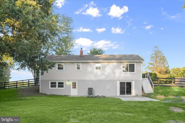 8056 GREENWICH RD, Catlett, VA 20119