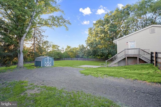 8056 GREENWICH RD, Catlett, VA 20119