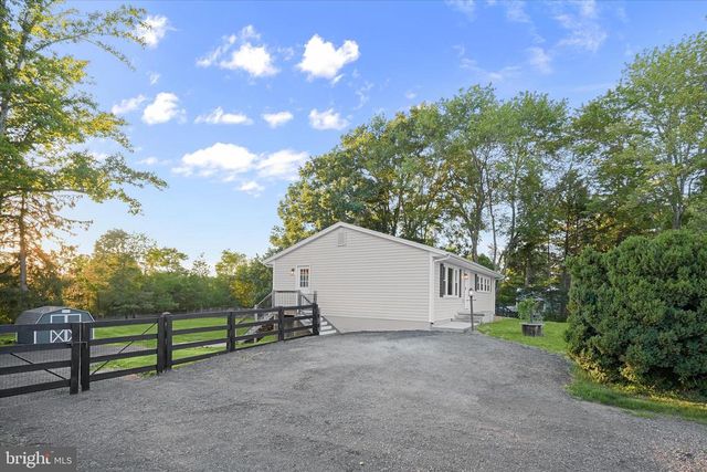8056 GREENWICH RD, Catlett, VA 20119