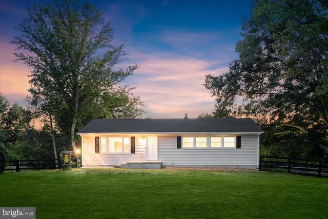 8056 GREENWICH RD, Catlett, VA 20119