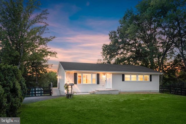 8056 GREENWICH RD, Catlett, VA 20119