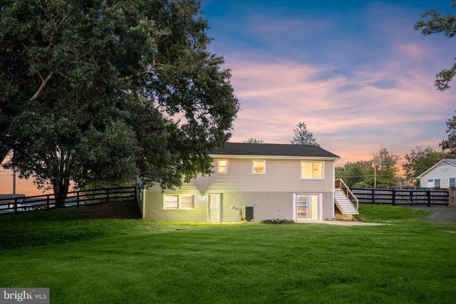 8056 GREENWICH RD, Catlett, VA 20119