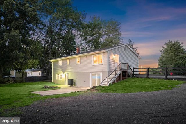 8056 GREENWICH RD, Catlett, VA 20119