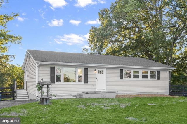 8056 GREENWICH RD, Catlett, VA 20119