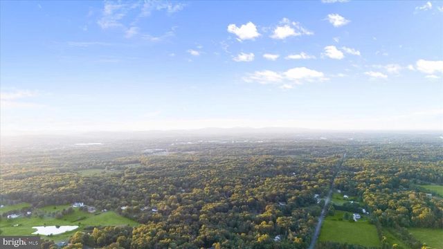 8056 GREENWICH RD, Catlett, VA 20119
