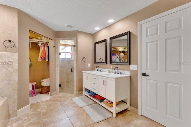 1304 ARIANA WOODS CIRCLE, Auburndale, FL 33823