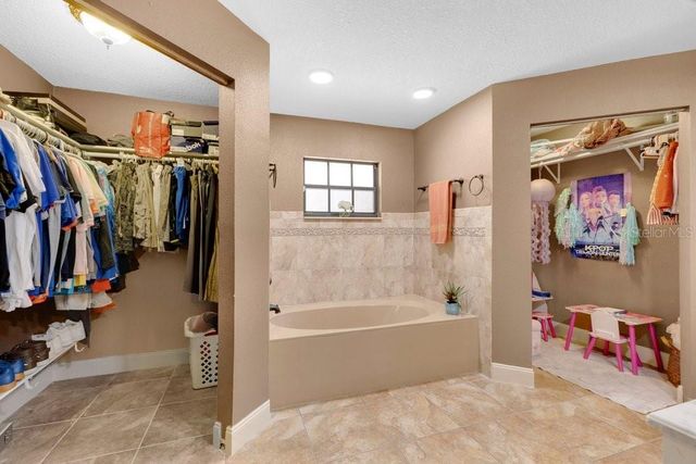 1304 ARIANA WOODS CIRCLE, Auburndale, FL 33823