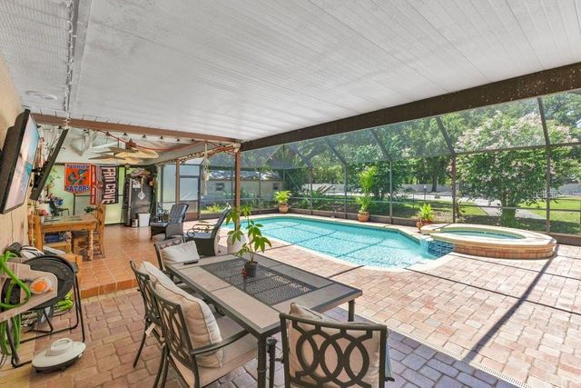1304 ARIANA WOODS CIRCLE, Auburndale, FL 33823