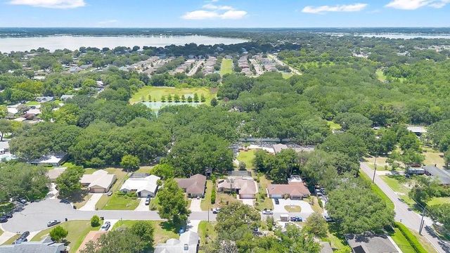 1304 ARIANA WOODS CIRCLE, Auburndale, FL 33823