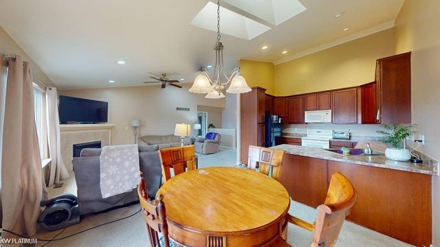 49220 Village Pointe Drive, Shelby Twp, MI 48315