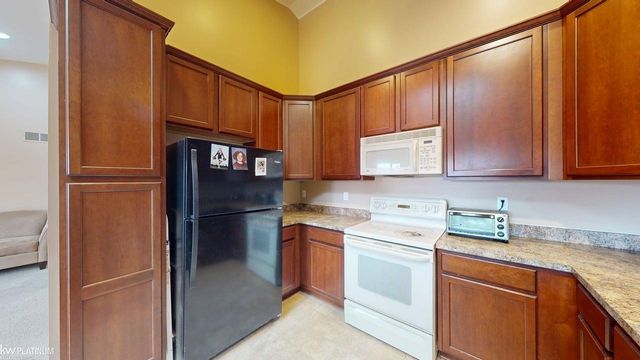 49220 Village Pointe Drive, Shelby Twp, MI 48315