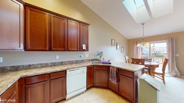 49220 Village Pointe Drive, Shelby Twp, MI 48315