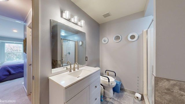 49220 Village Pointe Drive, Shelby Twp, MI 48315