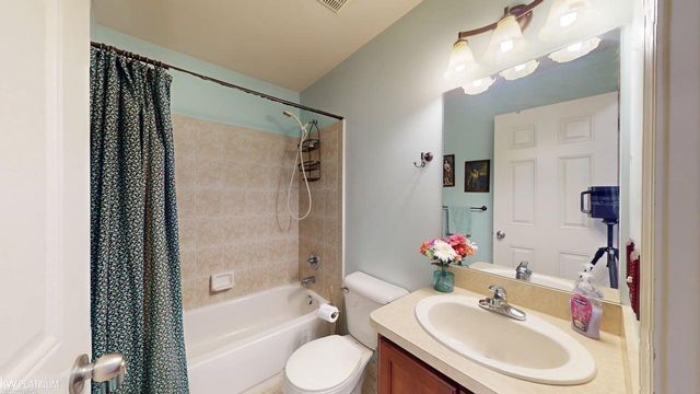 49220 Village Pointe Drive, Shelby Twp, MI 48315