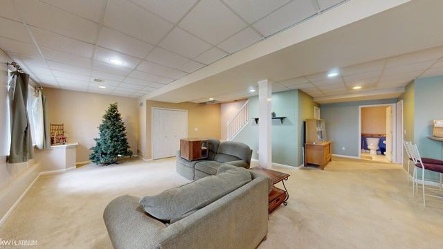 49220 Village Pointe Drive, Shelby Twp, MI 48315