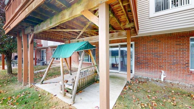 49220 Village Pointe Drive, Shelby Twp, MI 48315