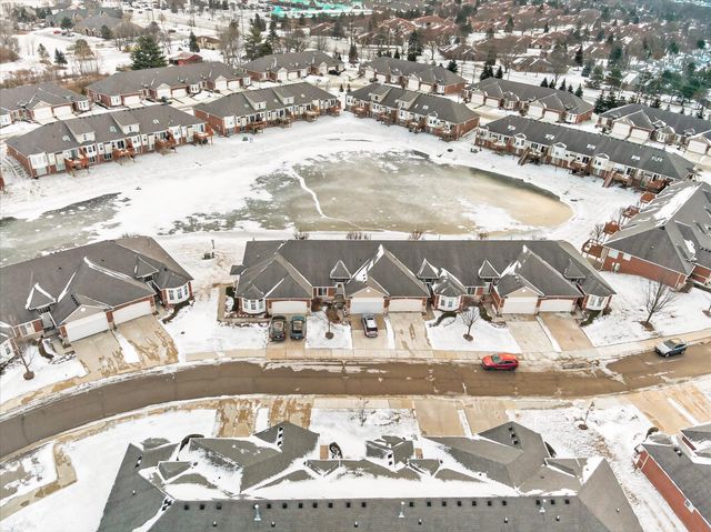 49220 Village Pointe Drive, Shelby Twp, MI 48315