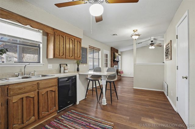 463 W 147th Street, Glenpool, OK 74033