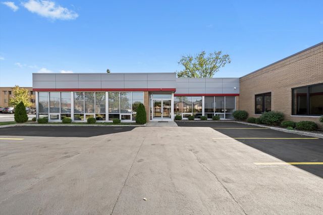 17W601 14th Street, Oakbrook Terrace, IL 60181