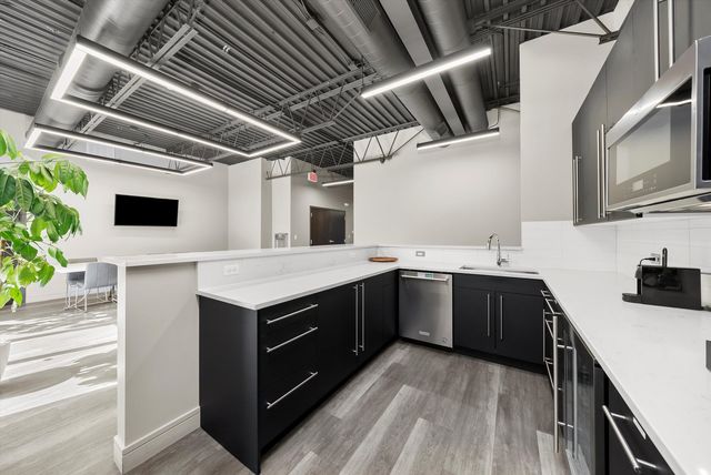 17W601 14th Street, Oakbrook Terrace, IL 60181