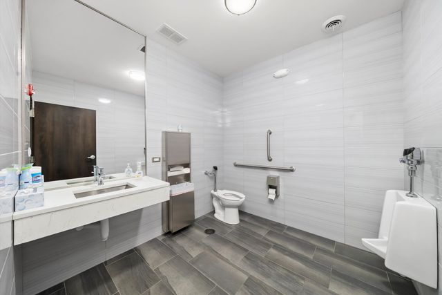 17W601 14th Street, Oakbrook Terrace, IL 60181