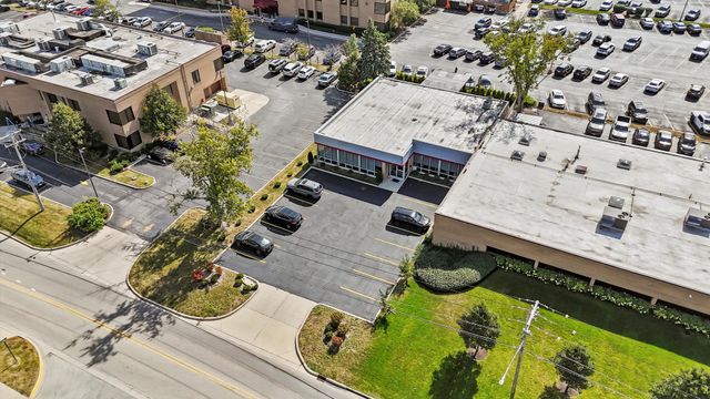 17W601 14th Street, Oakbrook Terrace, IL 60181