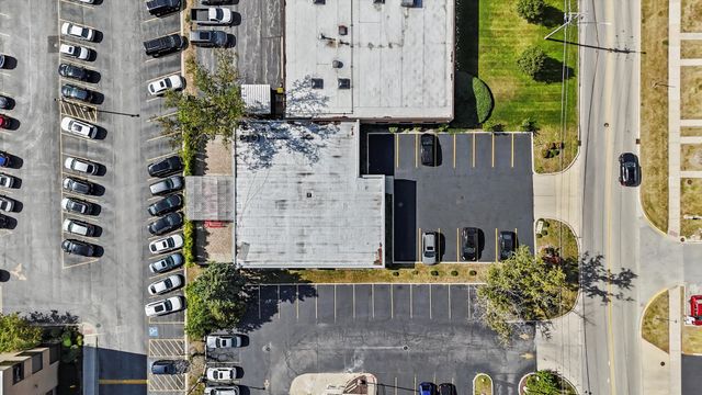 17W601 14th Street, Oakbrook Terrace, IL 60181