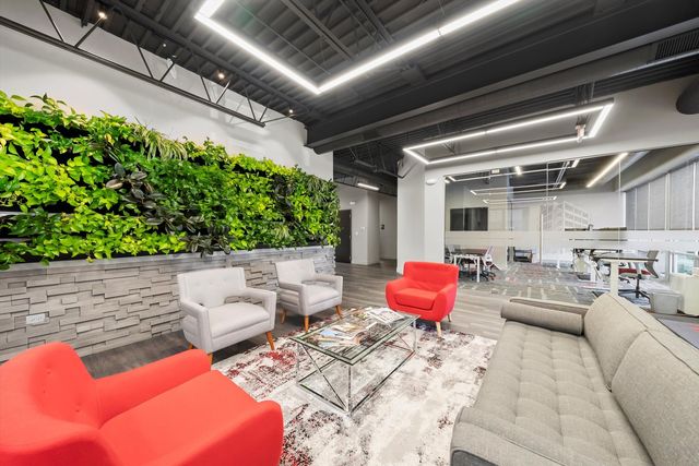 17W601 14th Street, Oakbrook Terrace, IL 60181