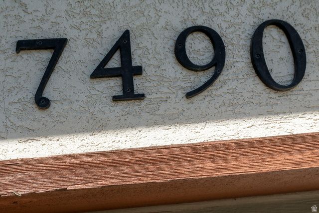 7490 SOUTHCREST CIR, Midvale, UT 84047
