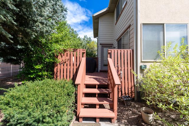 7490 SOUTHCREST CIR, Midvale, UT 84047